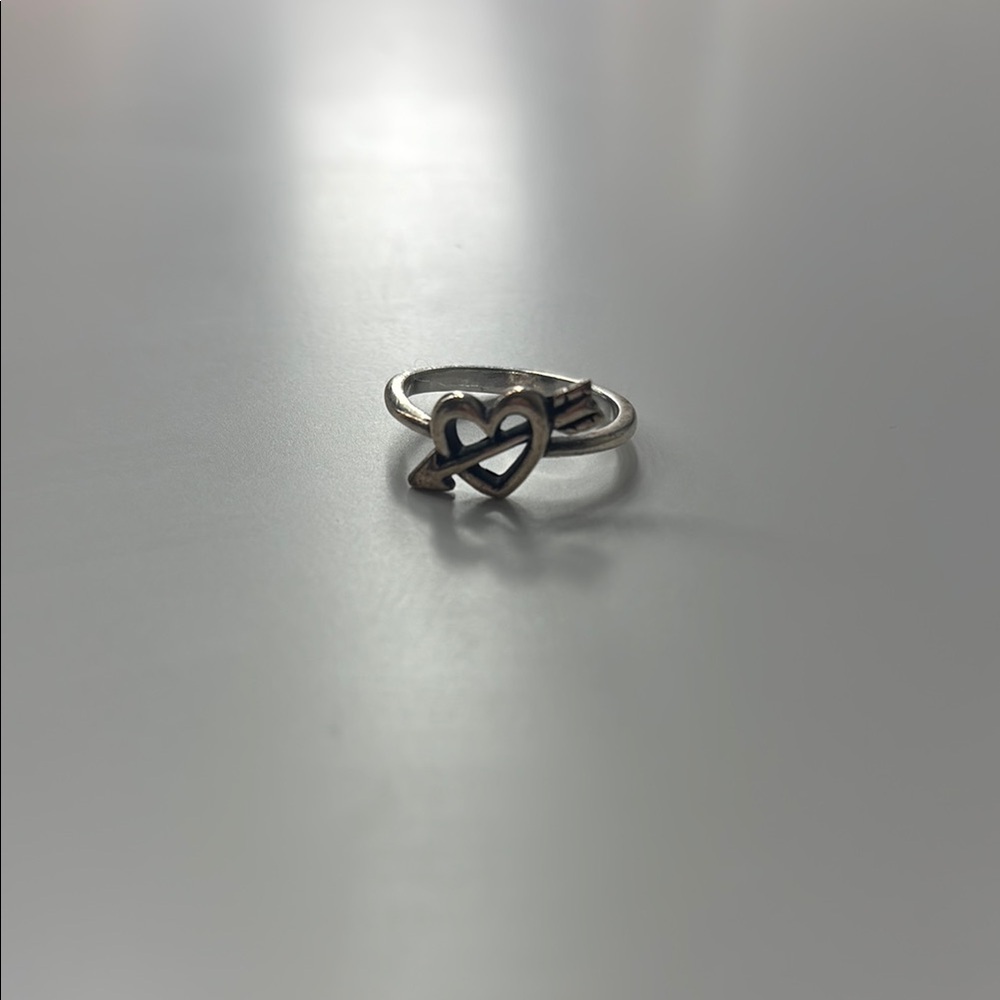 *size 6* james avery love's arrow ring